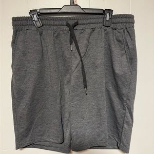 Men brand new shorts size XL